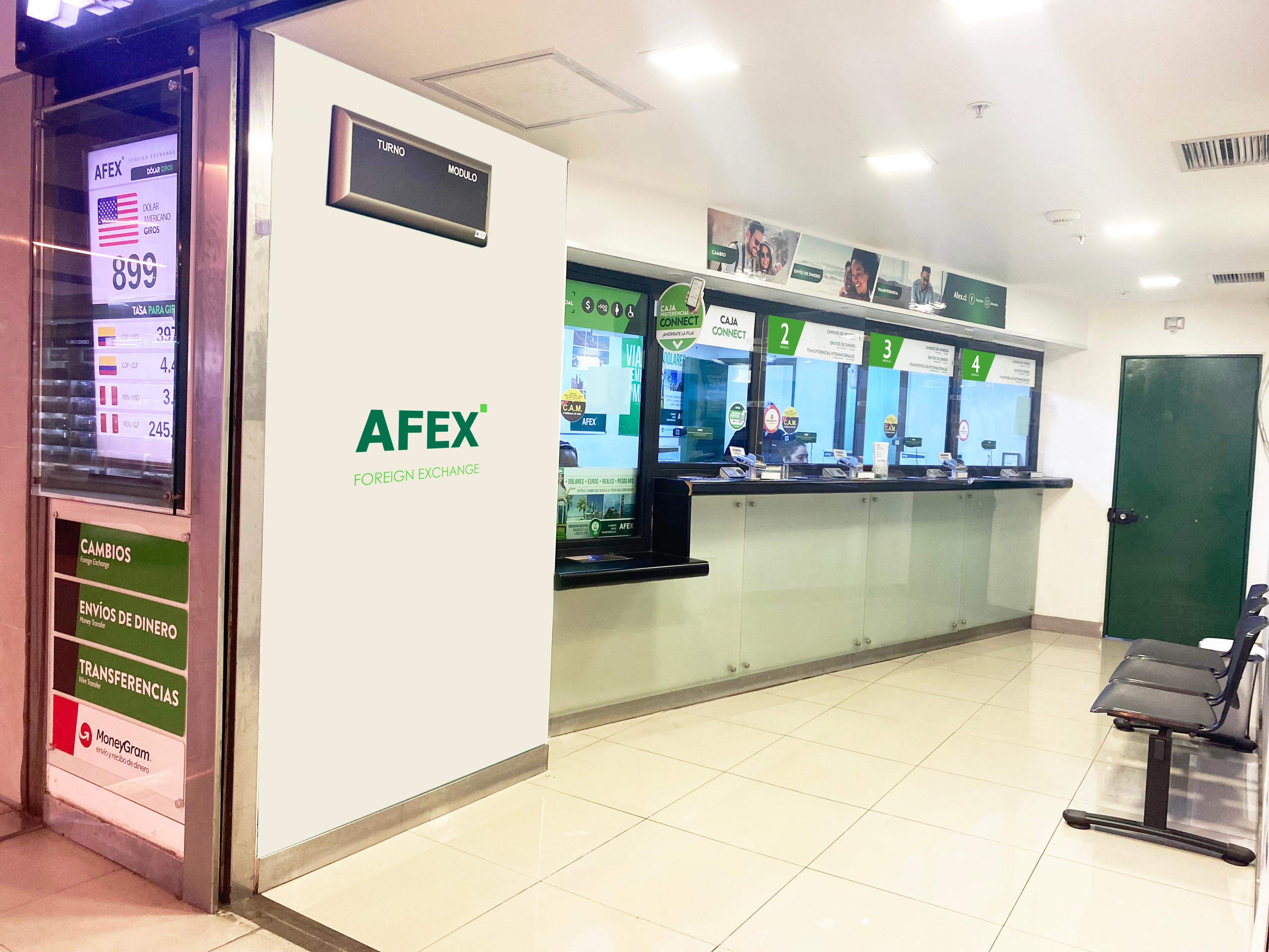 Interior de sucursal Afex Mall Independencia